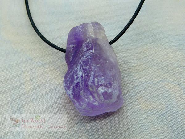 Amethyst, roh belassene Schmuckanhänger (entgratet)